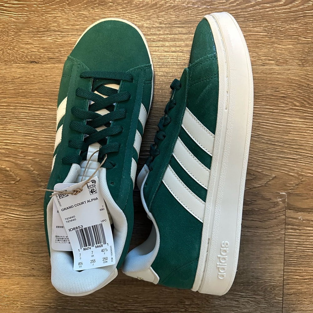 Adidas Size 7 - Green